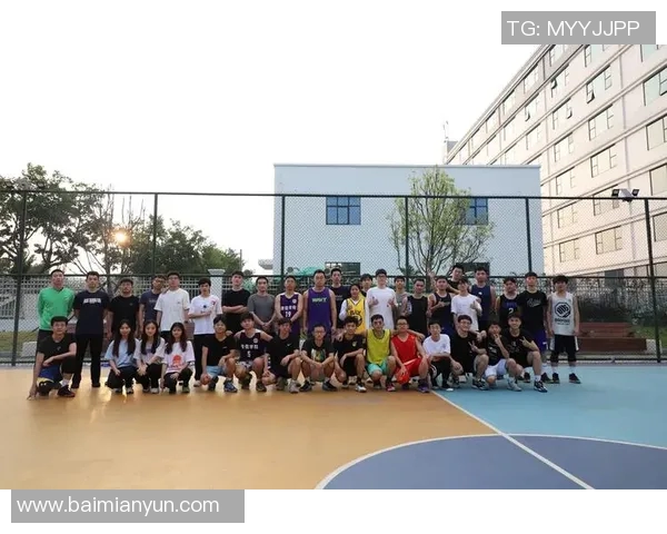 深圳篮球队的转型之路:深度解析球队战术与未来发展方向 深圳篮球队的转型之路:深度解析球队战术与未来发展方向