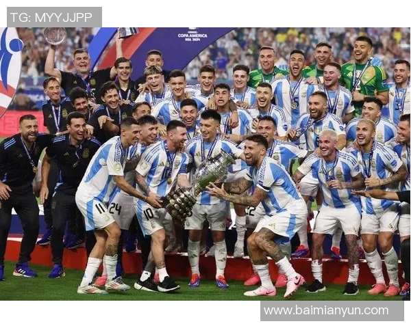 全球足球明星前十名精彩瞬间全景回顾与分析