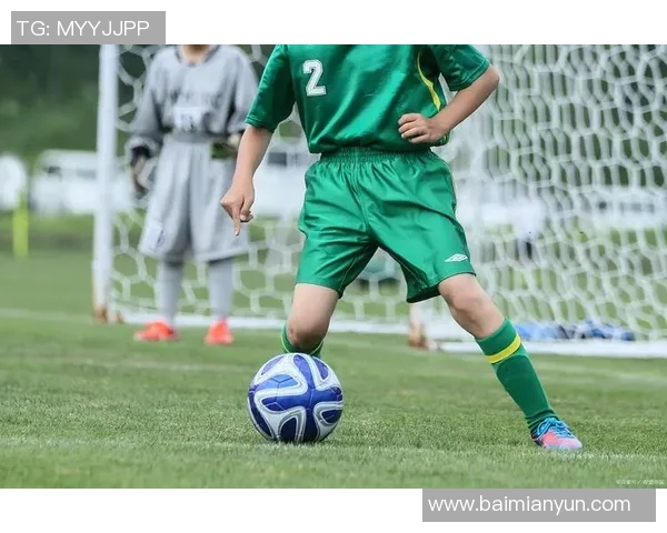 年轻足球明星崛起之路探秘新一代球星如何改变赛场格局